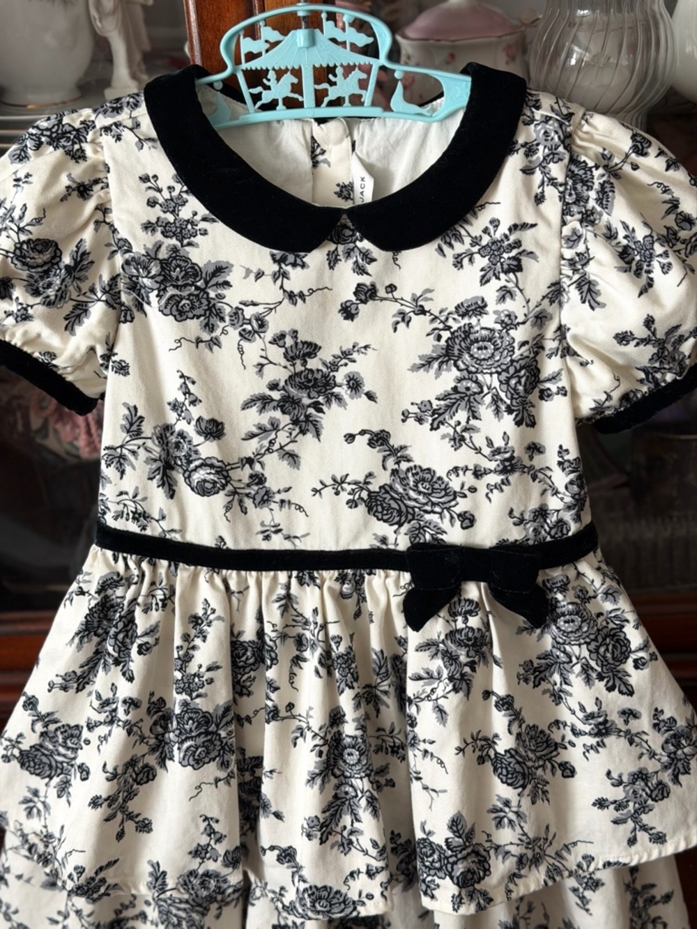 Janie and Jack Girls Cream and sugar Floral  toile Dress Black velvet Trim - Picture 2 of 11